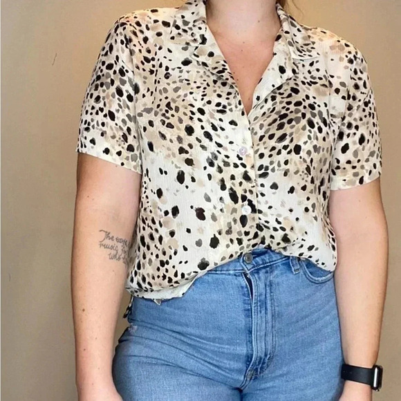 Alfred Dunner Animal Print Short Sleeve Button Down Top - Picture 1 of 3